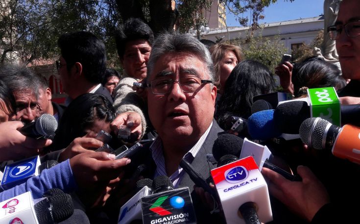 Υπουργός ξυλοκοπήθηκε μέχρι θανάτου στη Βολιβία