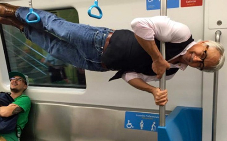 Έδωσαν σε έναν ηλικιωμένο μια θέση στο μετρό και αυτή ήταν η αντίδρασή του!