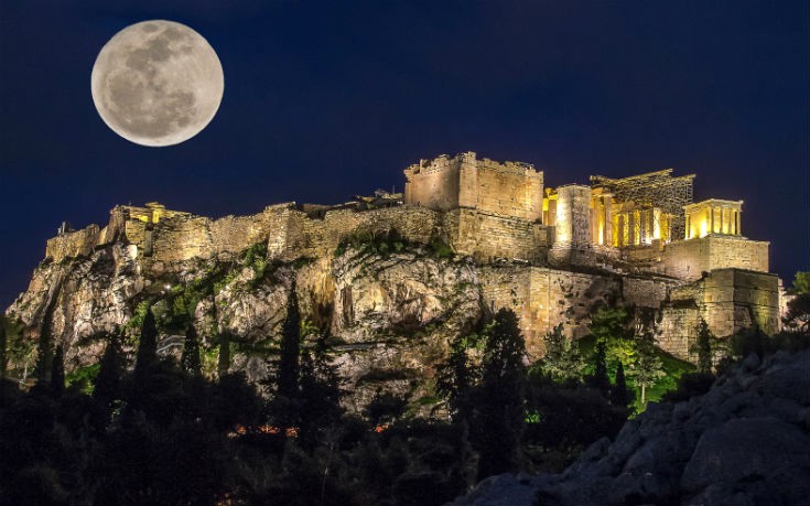 Πού μπορείτε να απολαύσετε την πανσέληνο του Αυγούστου