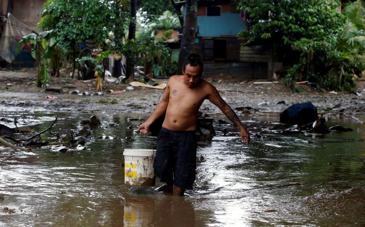 Πλημμύρες με νεκρούς στις Φιλιππίνες