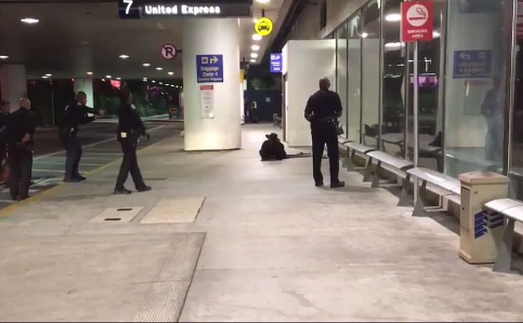Ένας «Ζορό» συνελήφθη στο αεροδρόμιο του Λος Άντζελες