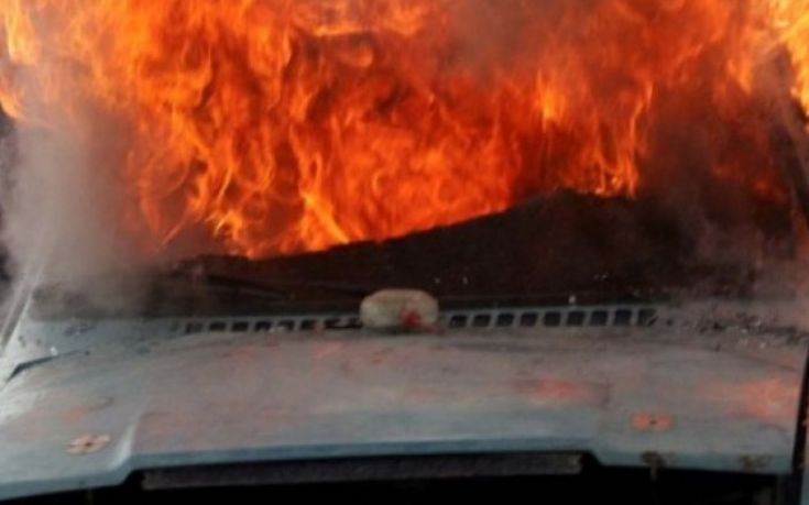 Στις φλόγες τυλίχθηκε αγροτικό όχημα στο Ηρακλείο