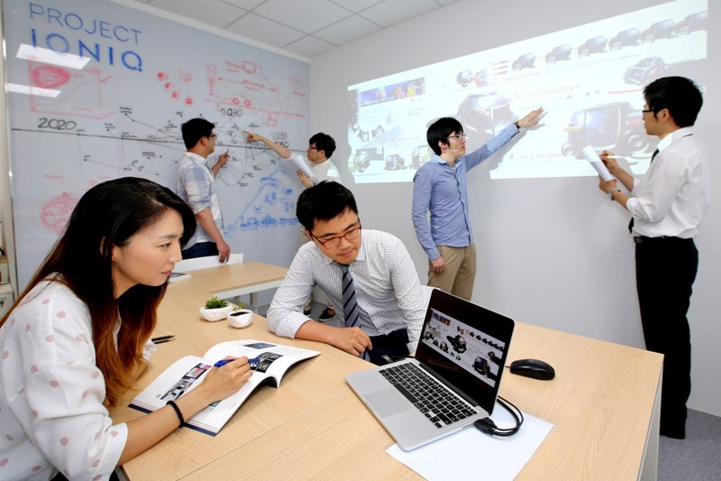 Η Hyundai μελετά τη μελλοντική καινοτομία στην αυτοκίνηση
