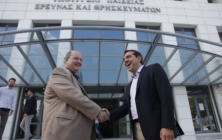 Το «άριστα» Τσίπρα στον Φίλη δίνει «πόντους» στον υπουργό για τον ανασχηματισμό