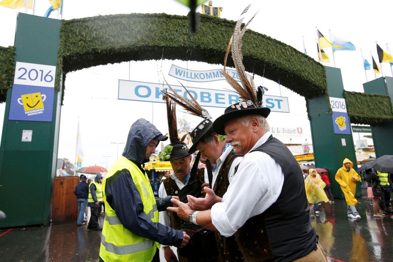 Εγκαίνια με αυξημένα μέτρα ασφαλείας για το Oktoberfest