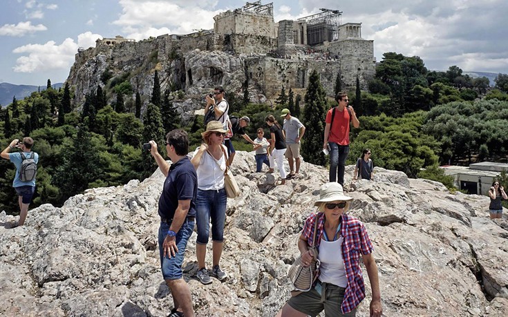 Σπείρα ξάφριζε τουρίστες στην Ακρόπολη