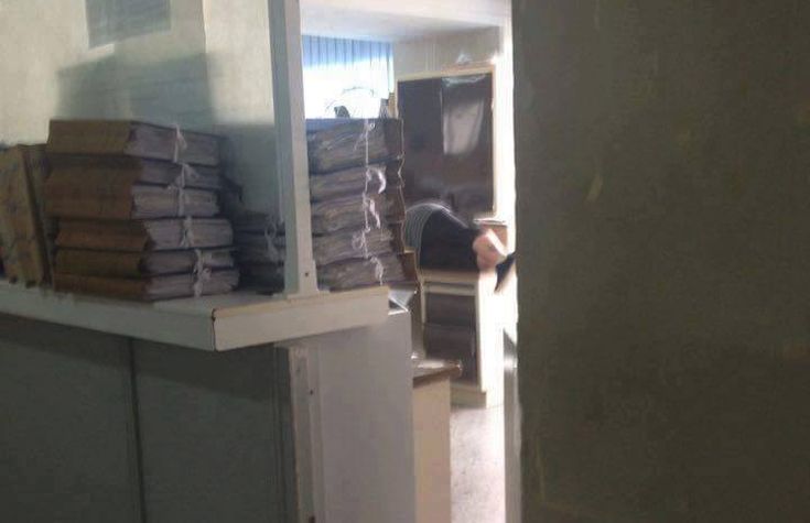 Η υπάλληλος που κοιμήθηκε πάνω σε γραφεία στη ΔΟΥ Καλαμαριάς