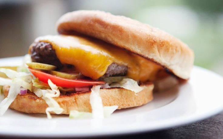 Όταν οι New York Times έγραφαν για την «εφεύρεση»&#8230; του burger