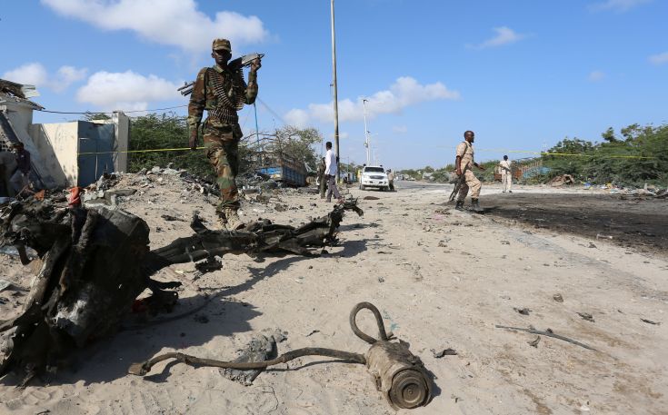 Βομβιστής αυτοκτονίας ντυμένος αστυνομικός ανατινάχτηκε στη Σομαλία