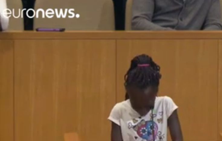 Η συγκινητική ομιλία ενός μικρού κοριτσιού για τον ρατσισμό