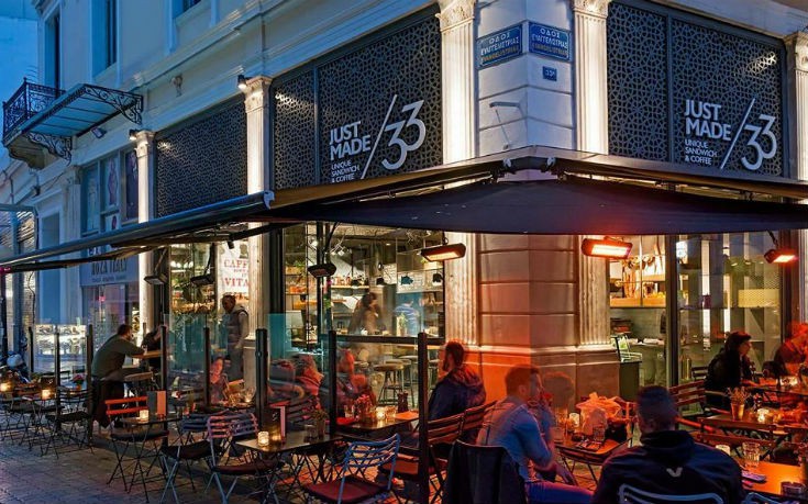 Βγαίνουμε σε αγαπημένα cafes σε πεζόδρομους της Αθήνας