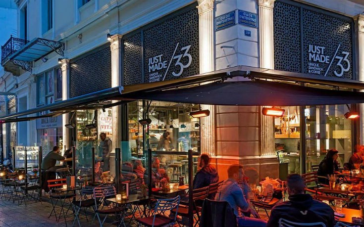 Βγαίνουμε σε αγαπημένα cafes σε πεζόδρομους της Αθήνας