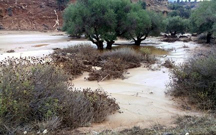 Καταστροφές από την ισχυρή νεροποντή σε χωριά των Τρικάλων