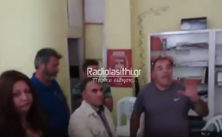 Διαδηλωτές «μπούκαραν» στα γραφεία του ΣΥΡΙΖΑ στην Ιεράπετρα