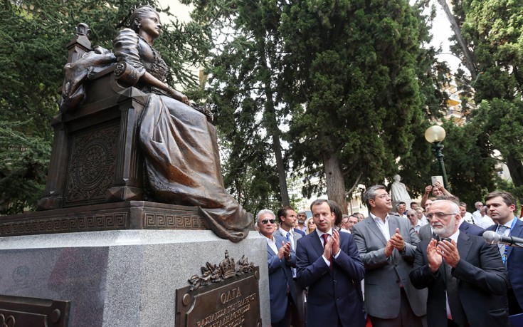 Αποκαλυπτήρια για το άγαλμα της βασίλισσας Όλγας στη Θεσσαλονίκη