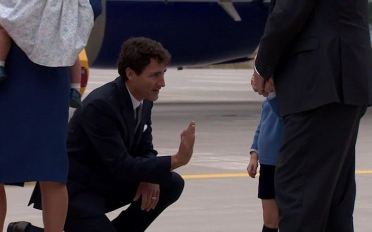 Ο 3χρονος πρίγκιπας Γεώργιος&#8230; σνόμπαρε τον καναδό πρωθυπουργό
