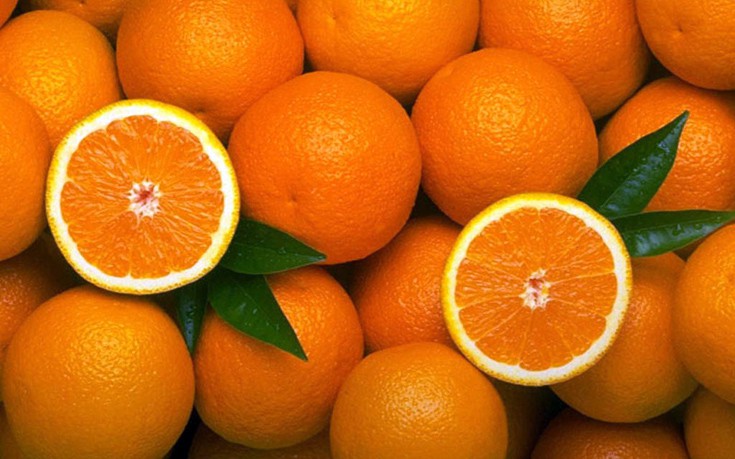 Σε τι βοηθάει ένα κομμένο πορτοκάλι μέσα στο ψυγείο;