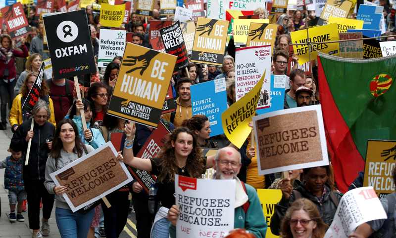 Περίπου 20.000 άνθρωποι διαδήλωσαν υπέρ των προσφύγων στο Λονδίνο