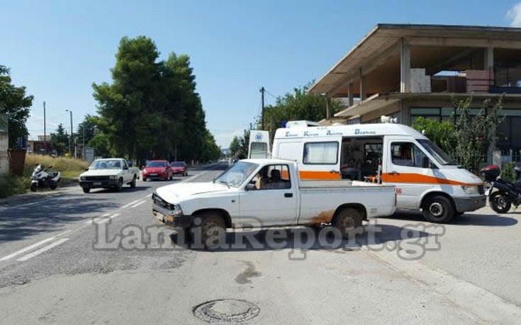 Δικυκλιστής σώθηκε από θαύμα μετά από σύγκρουση με αγροτικό