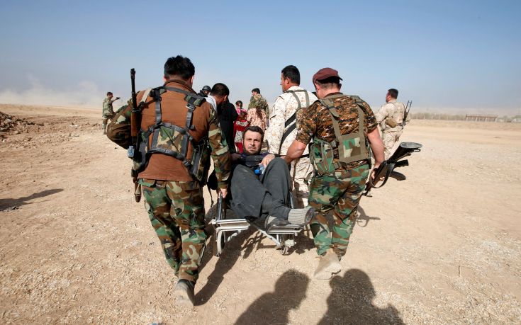 Ιρακινός σε αναπηρικό καροτσάκι προσπαθεί να ξεφύγει από το Ισλαμικό Κράτος