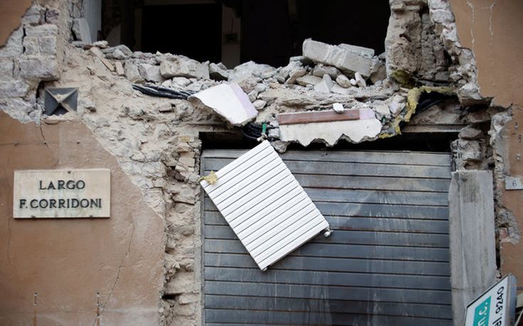 Σκηνές αποκάλυψης μετά το χτύπημα του εγκέλαδου στην Ιταλία