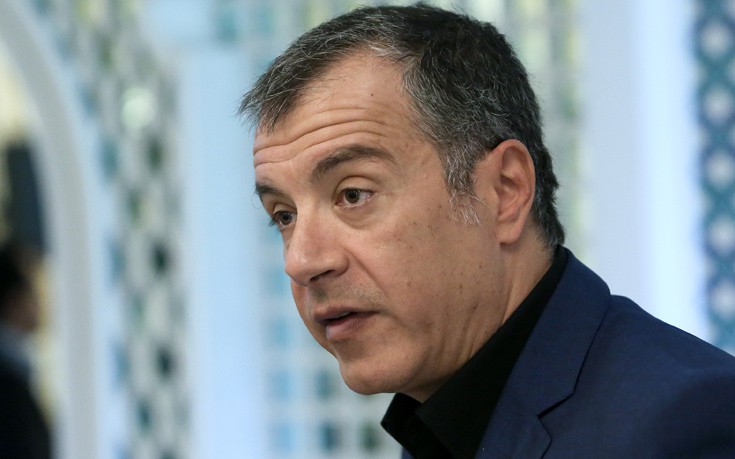 Θεοδωράκης: Αναξιόπιστη η κυβέρνηση, ο Σόιμπλε δείχνει πάλι τα δόντια του