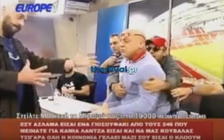 Οπαδός εισέβαλε on air στην εκπομπή του Ραπτόπουλου