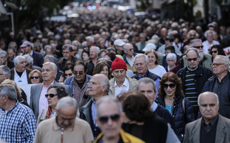 Συντάξεις χηρείας με ελάχιστο ποσό 360 ευρώ