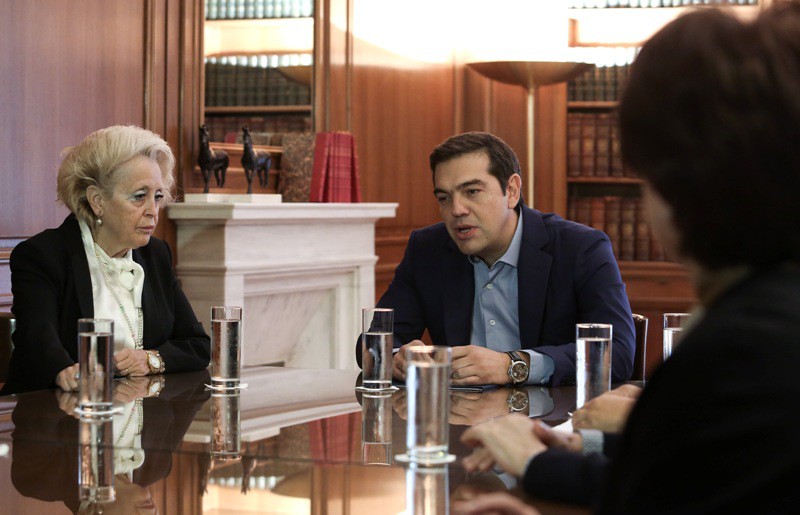 Μπαράζ αντιδράσεων για την τοποθέτηση της Βασιλικής Θάνου στο γραφείο του Αλέξη Τσίπρα