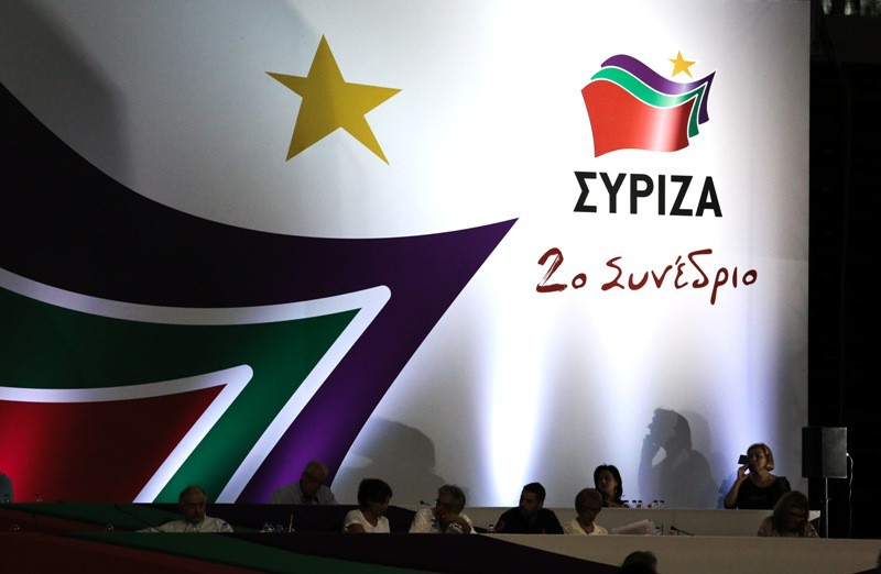 Μεταμεσονύχτιες αψιμαχίες στο συνέδριο του ΣΥΡΙΖΑ και παρέμβαση Τσίπρα