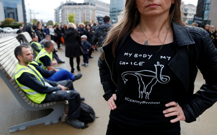 Στους δρόμους οι Πολωνές κατά της άμβλωσης