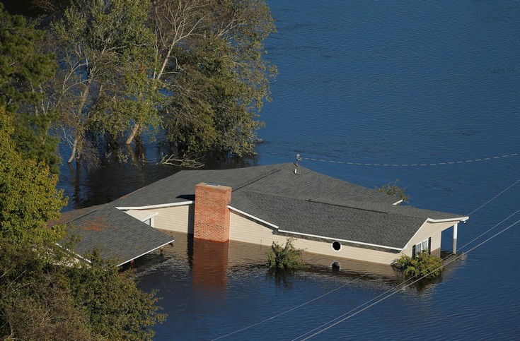 Εικόνες καταστροφής στη Βόρεια Καρολίνα από τον τυφώνα Μάθιου