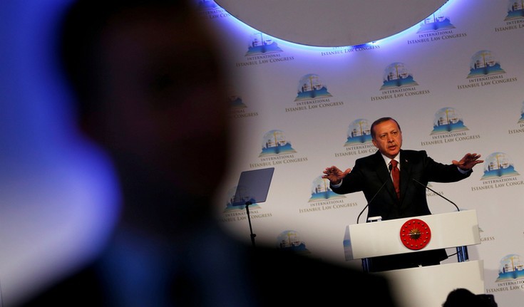 Πάνω από 10.000 δημόσιοι υπάλληλοι απολύθηκαν στην Τουρκία