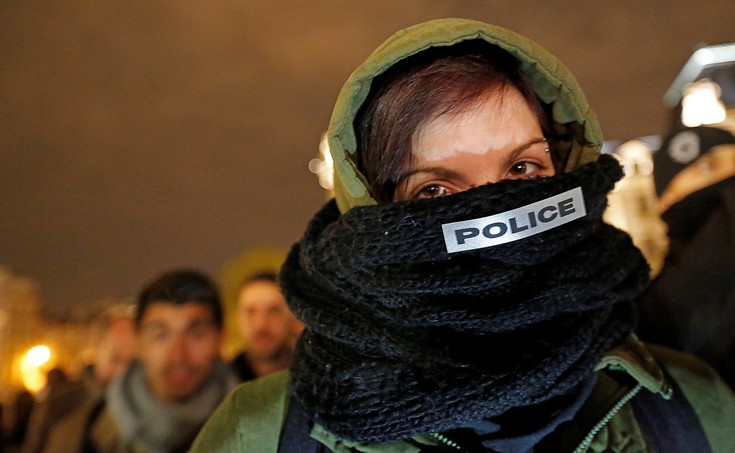 Για πέμπτη συνεχόμενη νύκτα βγήκαν στους δρόμους οι Γάλλοι αστυνομικοί