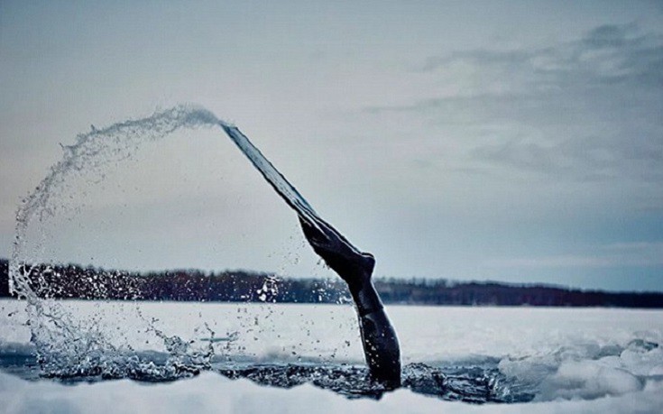 Ελεύθερη κατάδυση κάτω από τον πάγο