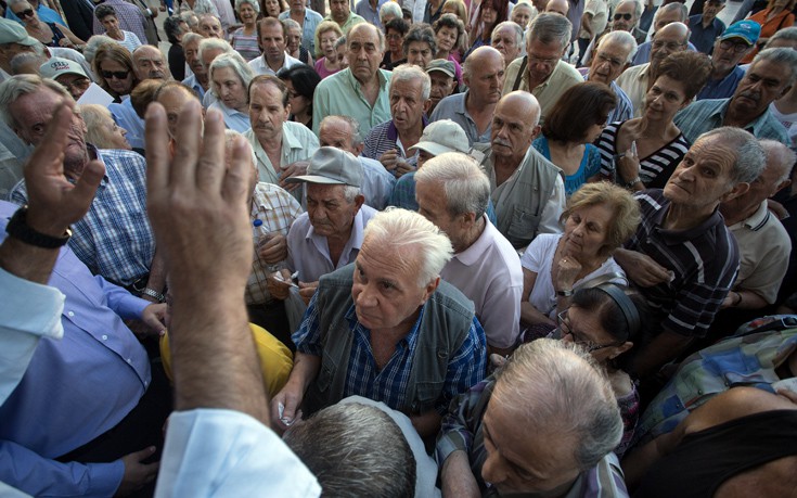 Οι συνταξιούχοι κόβουν τα φάρμακα γιατί δεν έχουν να πληρώσουν