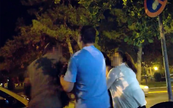 Γυναίκες και ταξιτζήδες πιάστηκαν στα χέρια σε πιάτσα ταξί