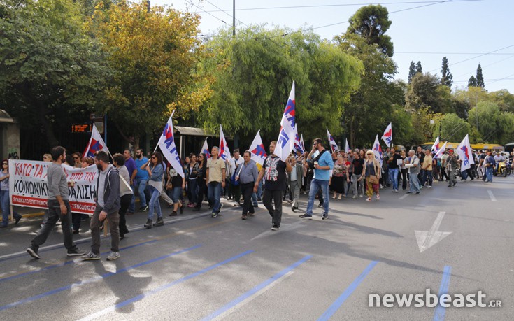 Στο Μαξίμου για να δουν τον Τσίπρα οι ξενοδοχοϋπάλληλοι