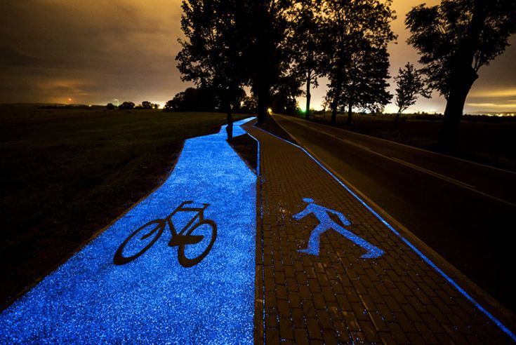 Ο ποδηλατόδρομος που λαμπυρίζει τη νύχτα