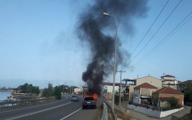 «Λαμπάδιασε» αυτοκίνητο εν κινήσει στην εθνική οδό της Κρήτης