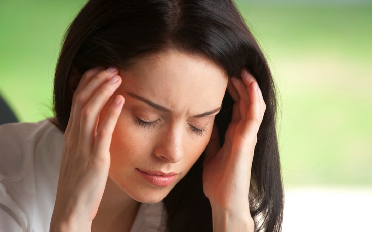 Τρεις λόγοι για τους οποίους ξυπνάτε με πονοκέφαλο