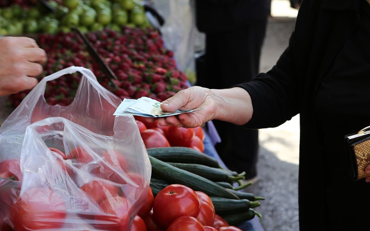 Παράταση για τις άδειες στις λαϊκές αγορές