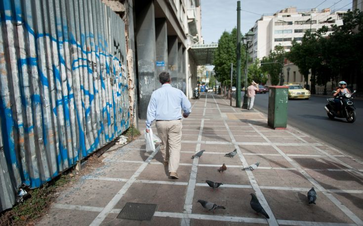 Καθαρίζονται την Κυριακή τα πεζοδρόμια της Πατησίων