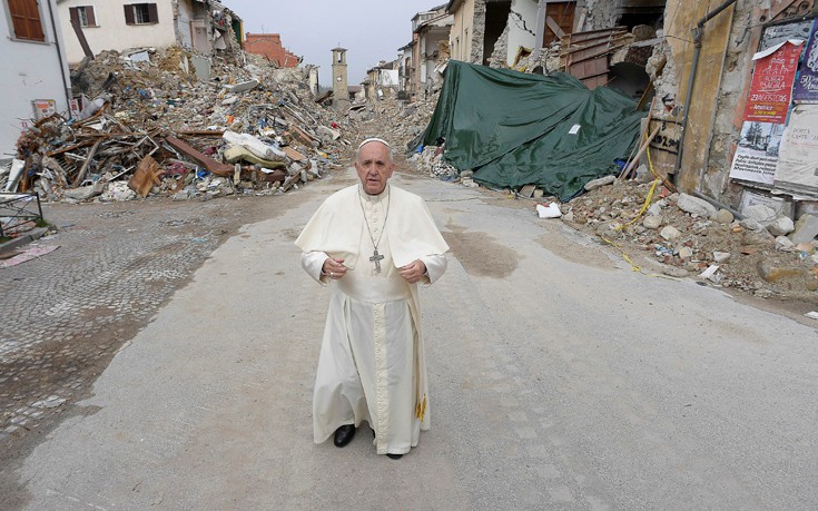 Στους σεισμόπληκτους του Αματρίτσε ο Πάπας