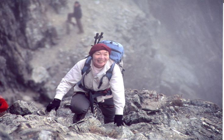 «Έφυγε» η πρώτη γυναίκα που ανέβηκε στην κορυφή του Έβερεστ