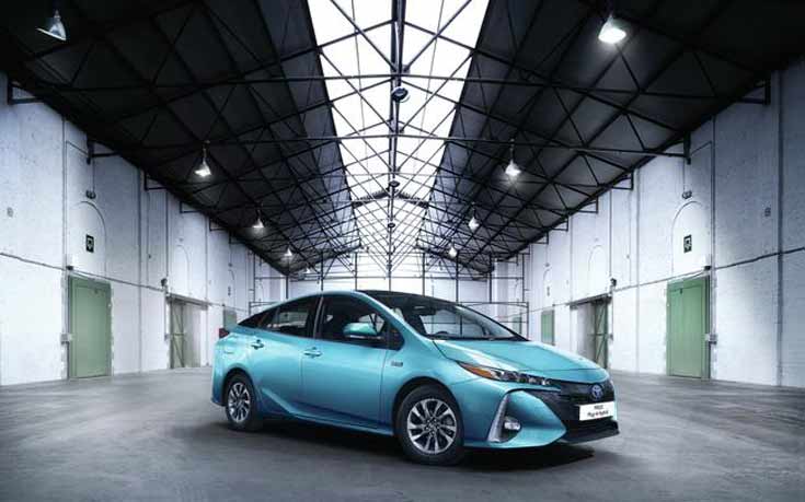 Η δεύτερη γενιά του Prius Plug-in Hybrid προχωρά την ιδέα του απολύτως οικολογικού αυτοκινήτου