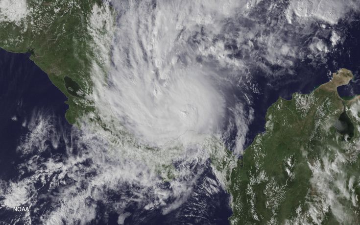 Φονικό το πέρασμα του τυφώνα Ότο από την Κόστα Ρίκα
