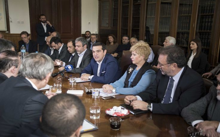 Η πρώτη σύσκεψη στο γραφείο του πρωθυπουργού στη Θεσσαλονίκη