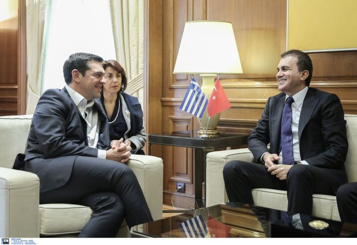 Ευρω-τουρκικά και προσφυγικό συζήτησαν Τσίπρας και Τσελίκ