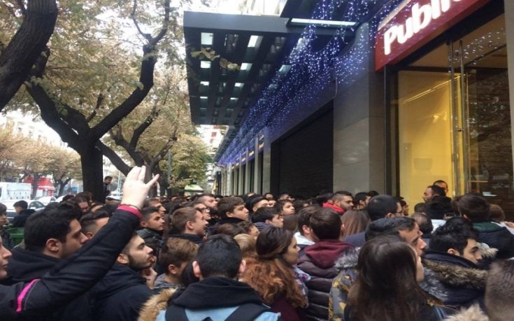 Black Friday και στην Θεσσαλονίκη με ατελείωτες ουρές